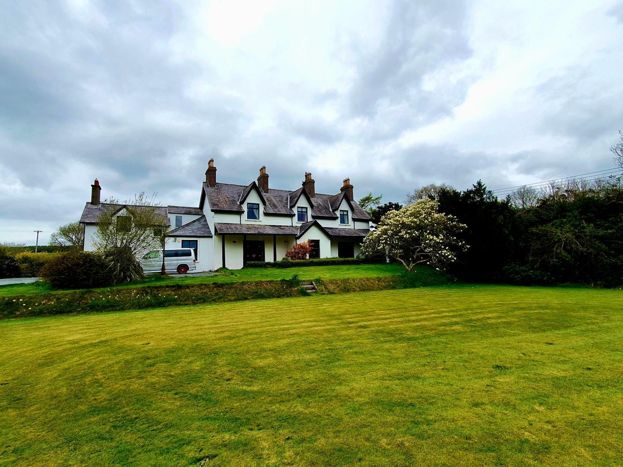 Bryansford Cottage Экстерьер фото